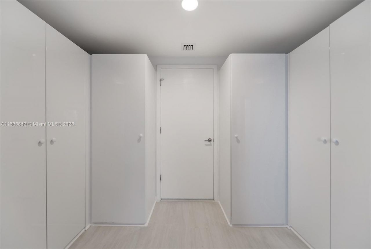 1010 Brickell Ave, Unit 3608, Miami, FL 33131 Photo