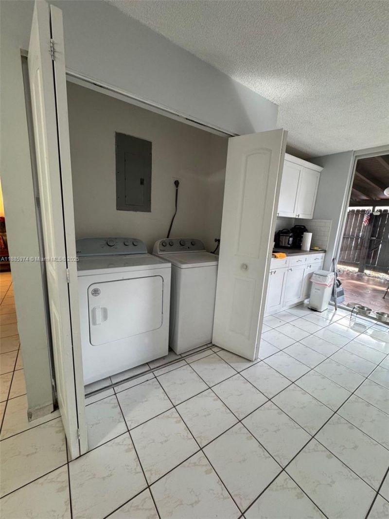 2410 SW 122nd Ct, Unit 1, Miami, FL 33175 Photo