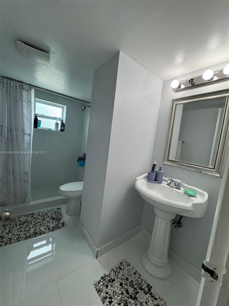 2410 SW 122nd Ct, Unit 1, Miami, FL 33175 Photo