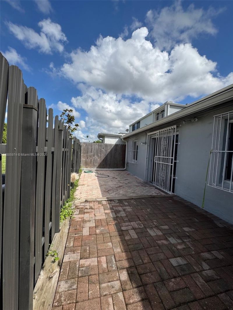 2410 SW 122nd Ct, Unit 1, Miami, FL 33175 Photo