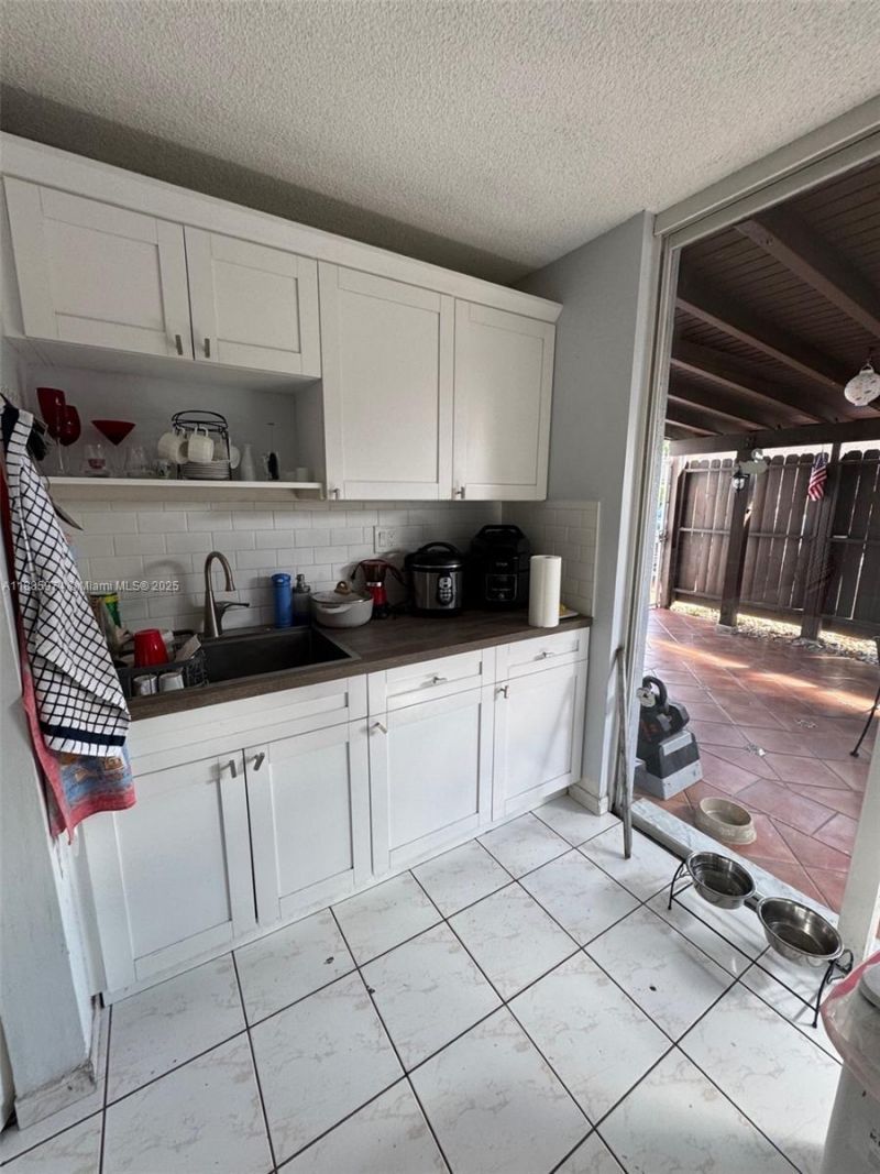 2410 SW 122nd Ct, Unit 1, Miami, FL 33175 Photo