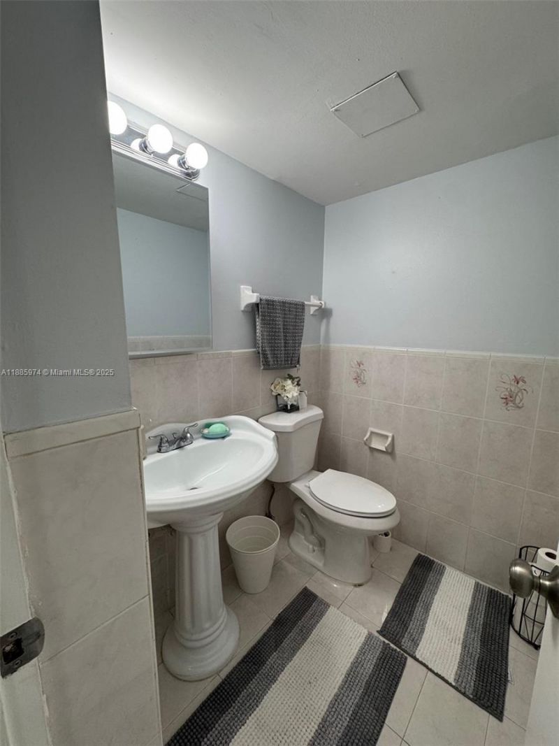 2410 SW 122nd Ct, Unit 1, Miami, FL 33175 Photo