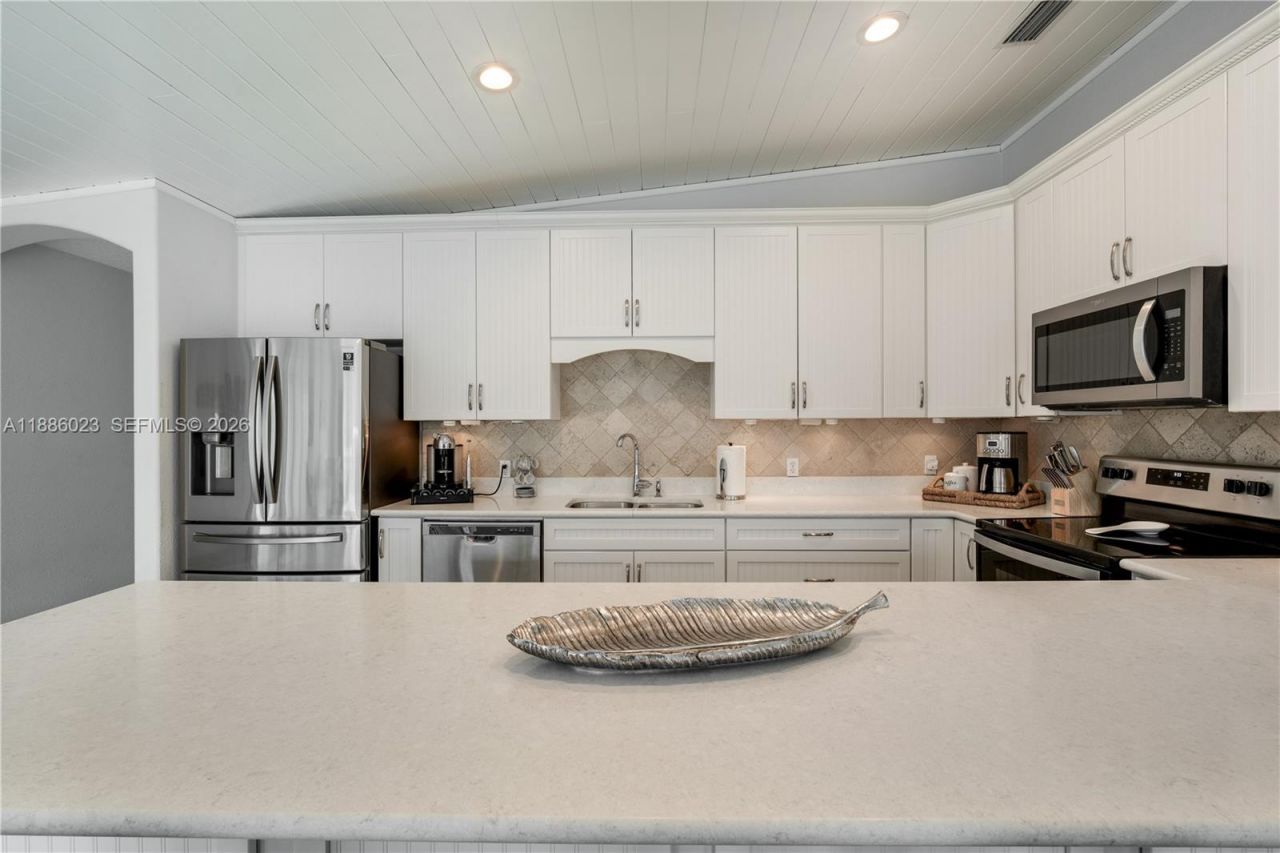 511 4th St, Key Colony, FL 33051 Photo