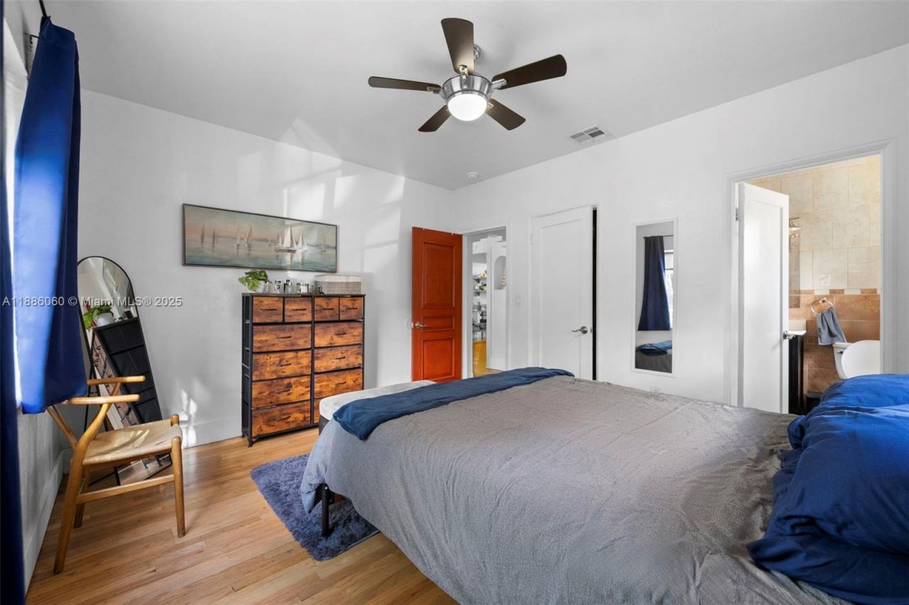 555 NE 73rd St, Miami, FL 33138 Photo