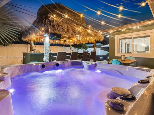 2580 SE 2nd Ct, Pompano Beach, FL 33062