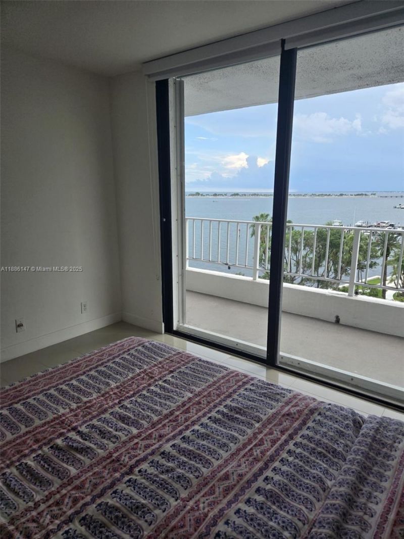 200 SE 15th Rd, Unit 8J, Miami, FL 33129 Photo