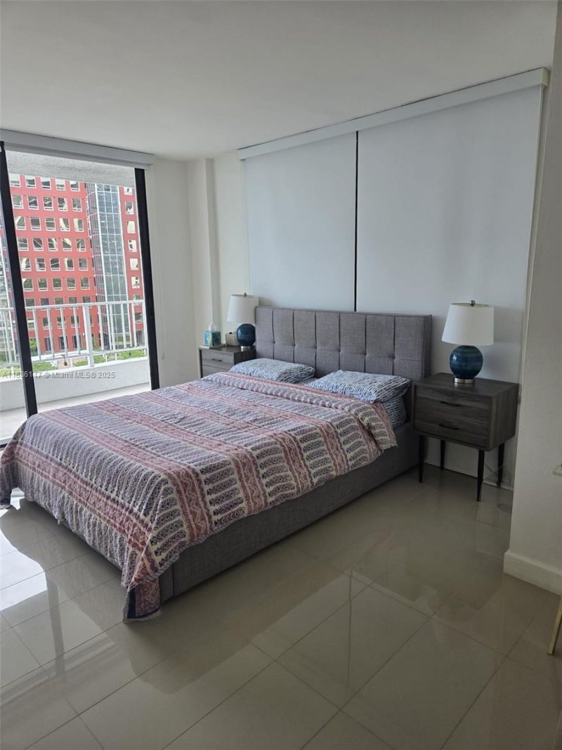 200 SE 15th Rd, Unit 8J, Miami, FL 33129 Photo