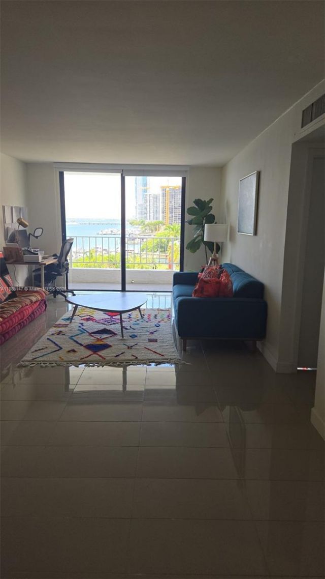 200 SE 15th Rd, Unit 8J, Miami, FL 33129 Photo