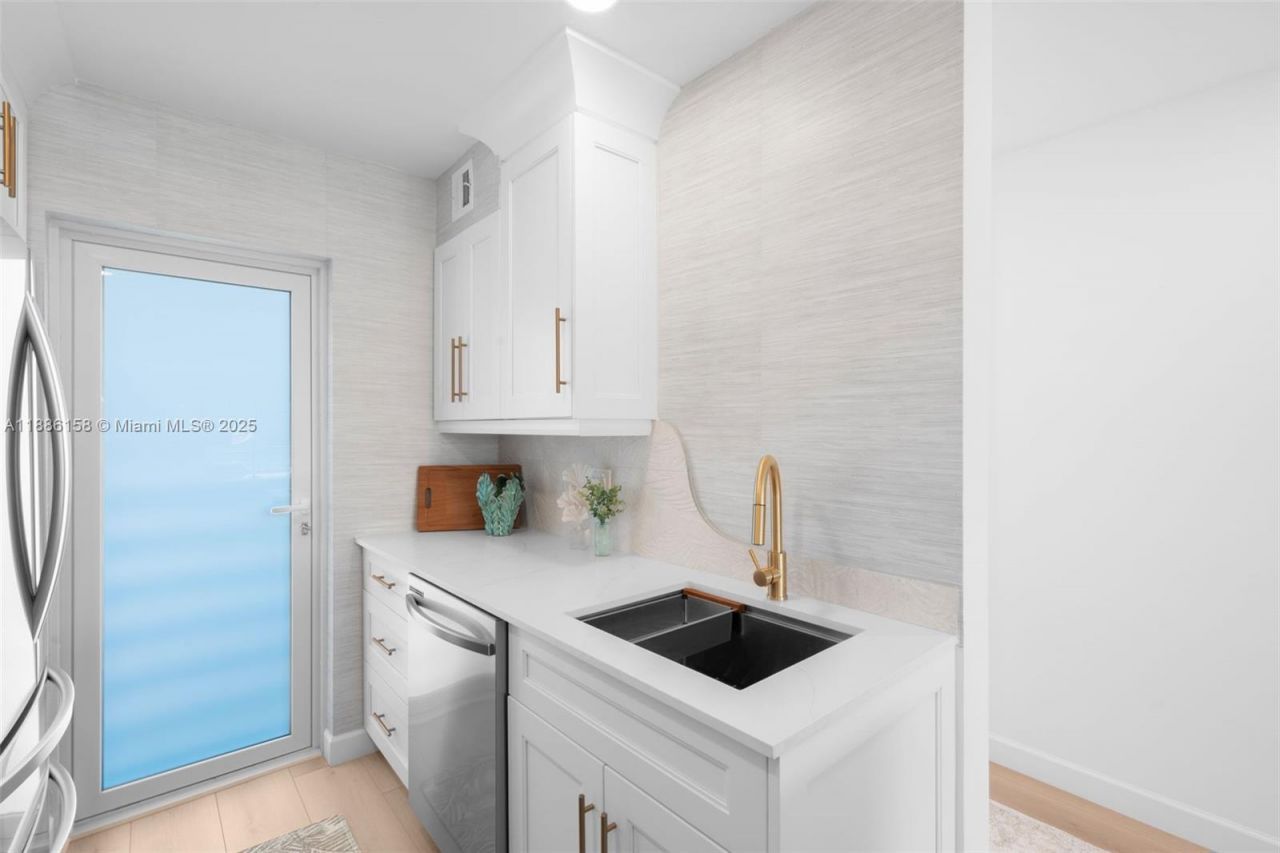 3301 Spanish Trl, Unit 207, Delray Beach, FL 33483 Photo