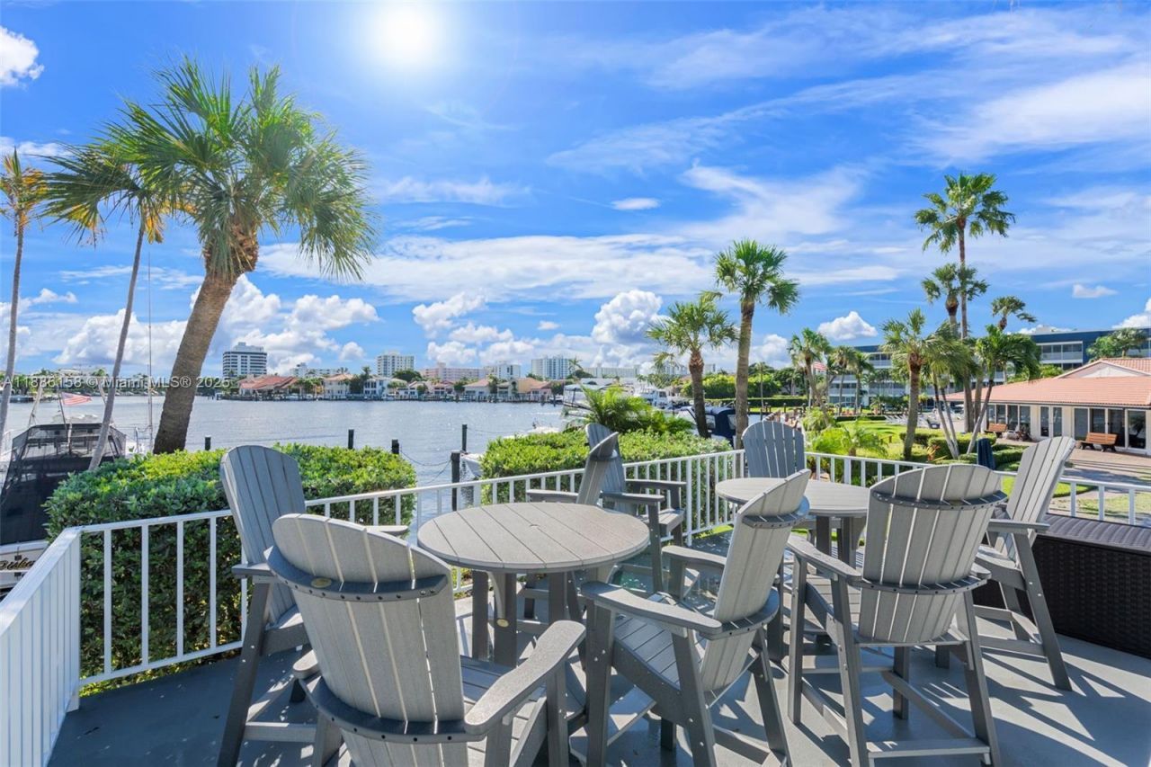 3301 Spanish Trl, Unit 207, Delray Beach, FL 33483 Photo