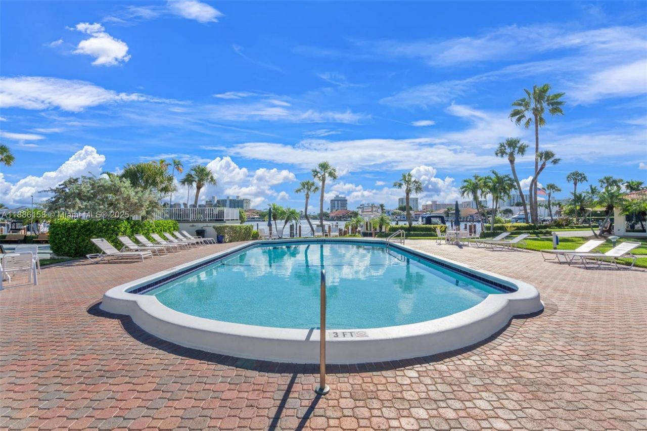 3301 Spanish Trl, Unit 207, Delray Beach, FL 33483 Photo