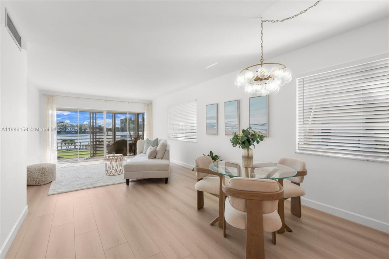 3301 Spanish Trl, Unit 207, Delray Beach, FL 33483 Photo