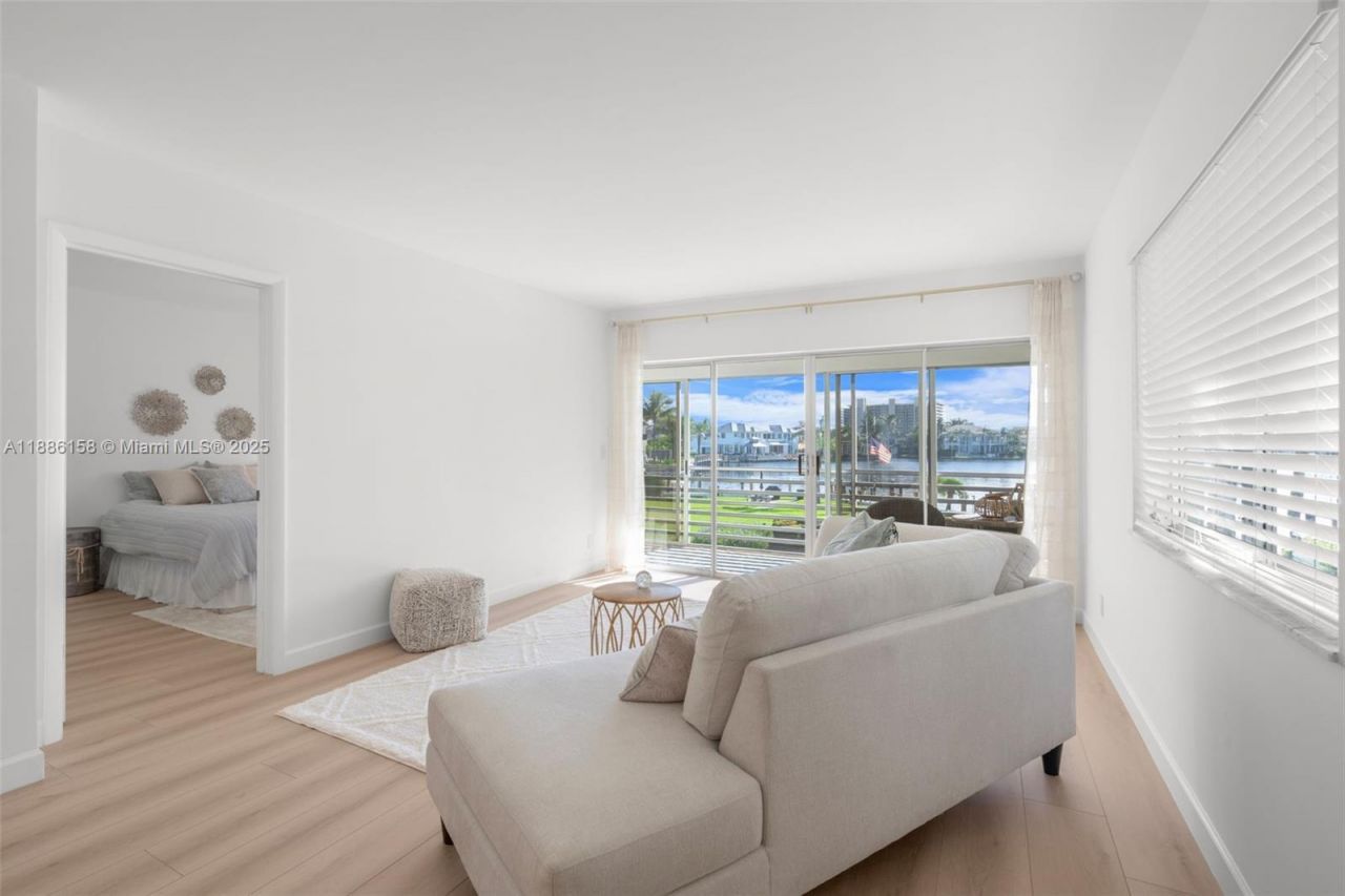 3301 Spanish Trl, Unit 207, Delray Beach, FL 33483 Photo