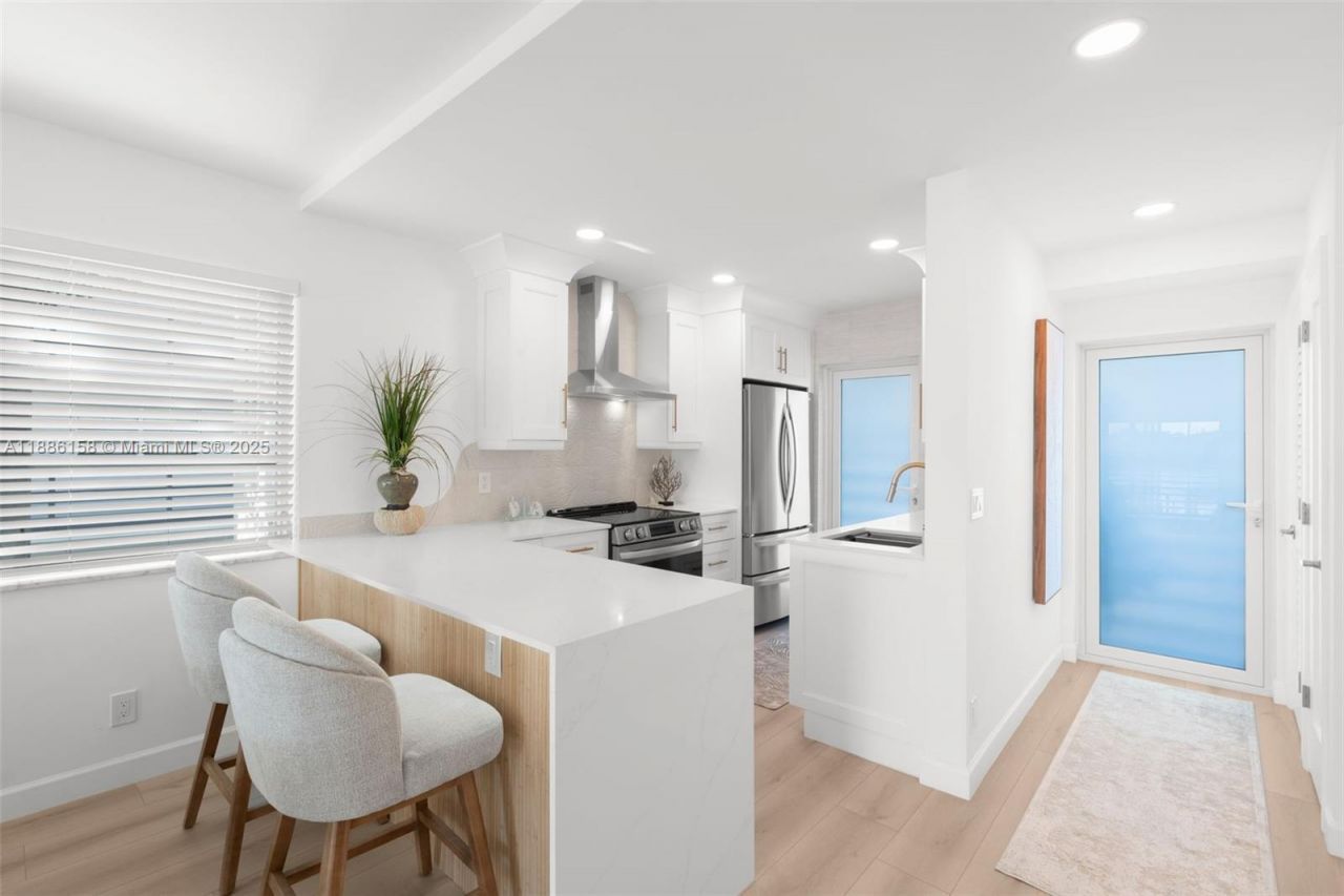 3301 Spanish Trl, Unit 207, Delray Beach, FL 33483 Photo