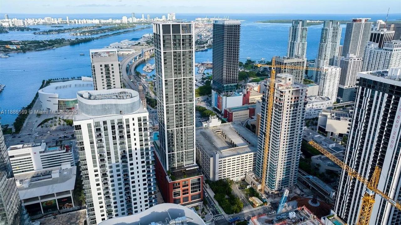 159 NE 6th St, Unit 5106, Miami, FL 33132 Photo