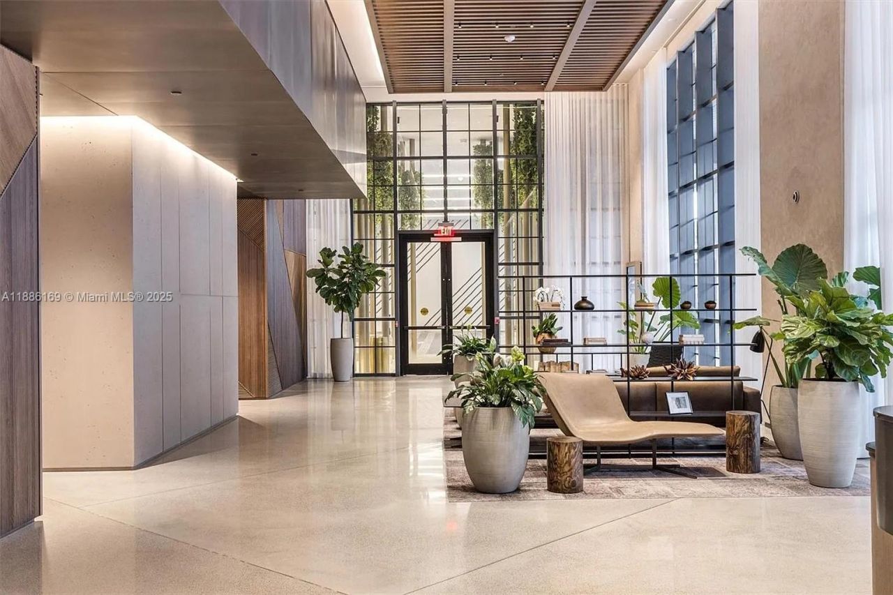 159 NE 6th St, Unit 5106, Miami, FL 33132 Photo