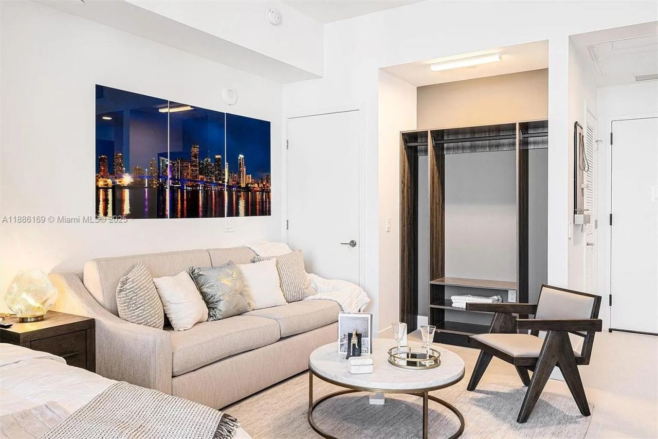 159 NE 6th St, Unit 5106, Miami, FL 33132 Photo