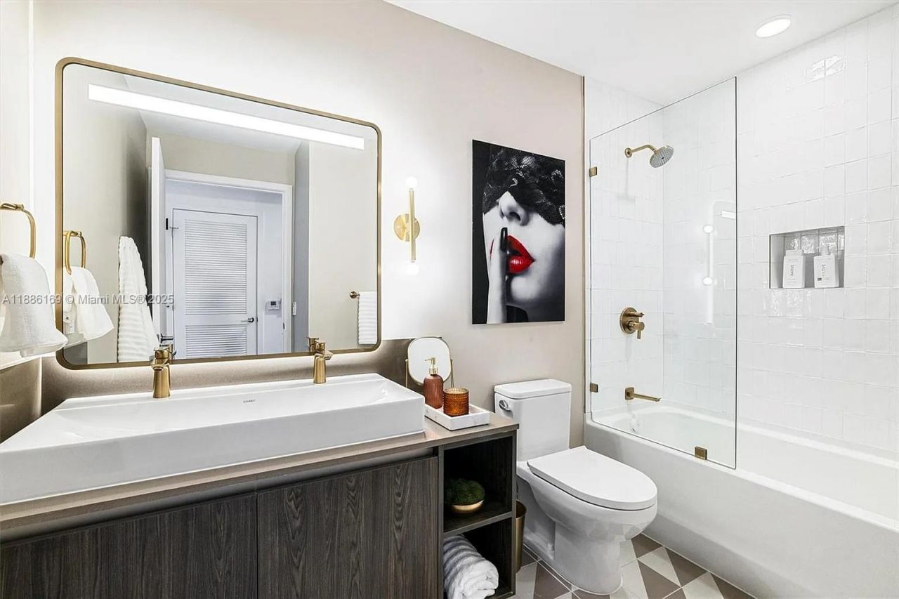 159 NE 6th St, Unit 5106, Miami, FL 33132 Photo