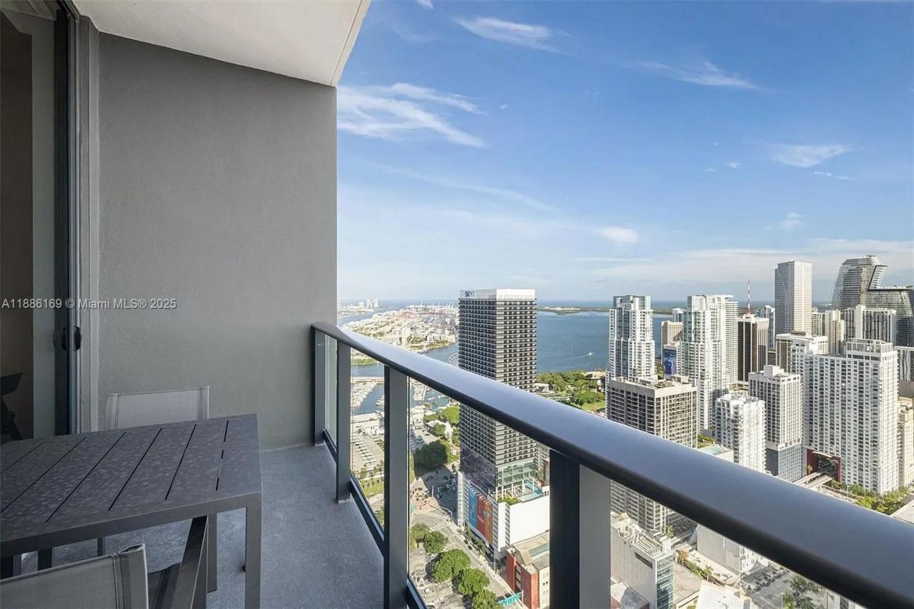 159 NE 6th St, Unit 5106, Miami, FL 33132 Photo