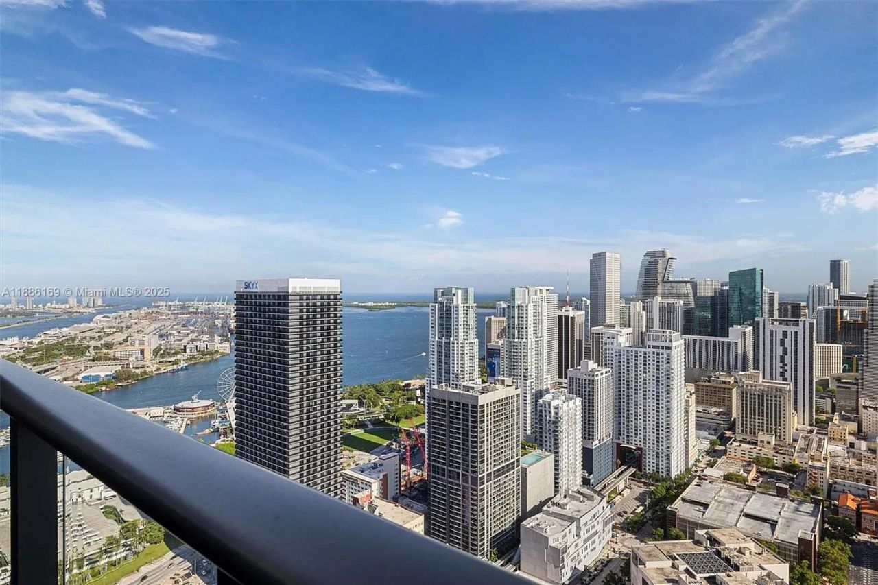 159 NE 6th St, Unit 5106, Miami, FL 33132 Photo