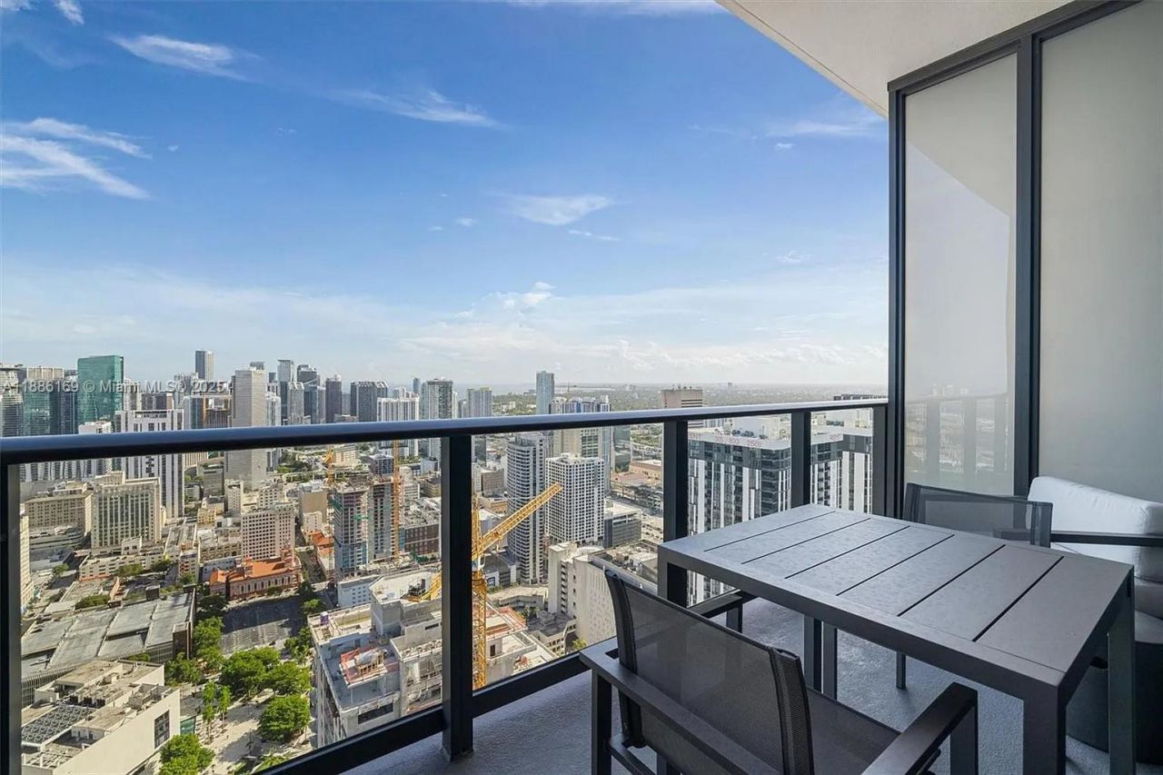 159 NE 6th St, Unit 5106, Miami, FL 33132 Photo