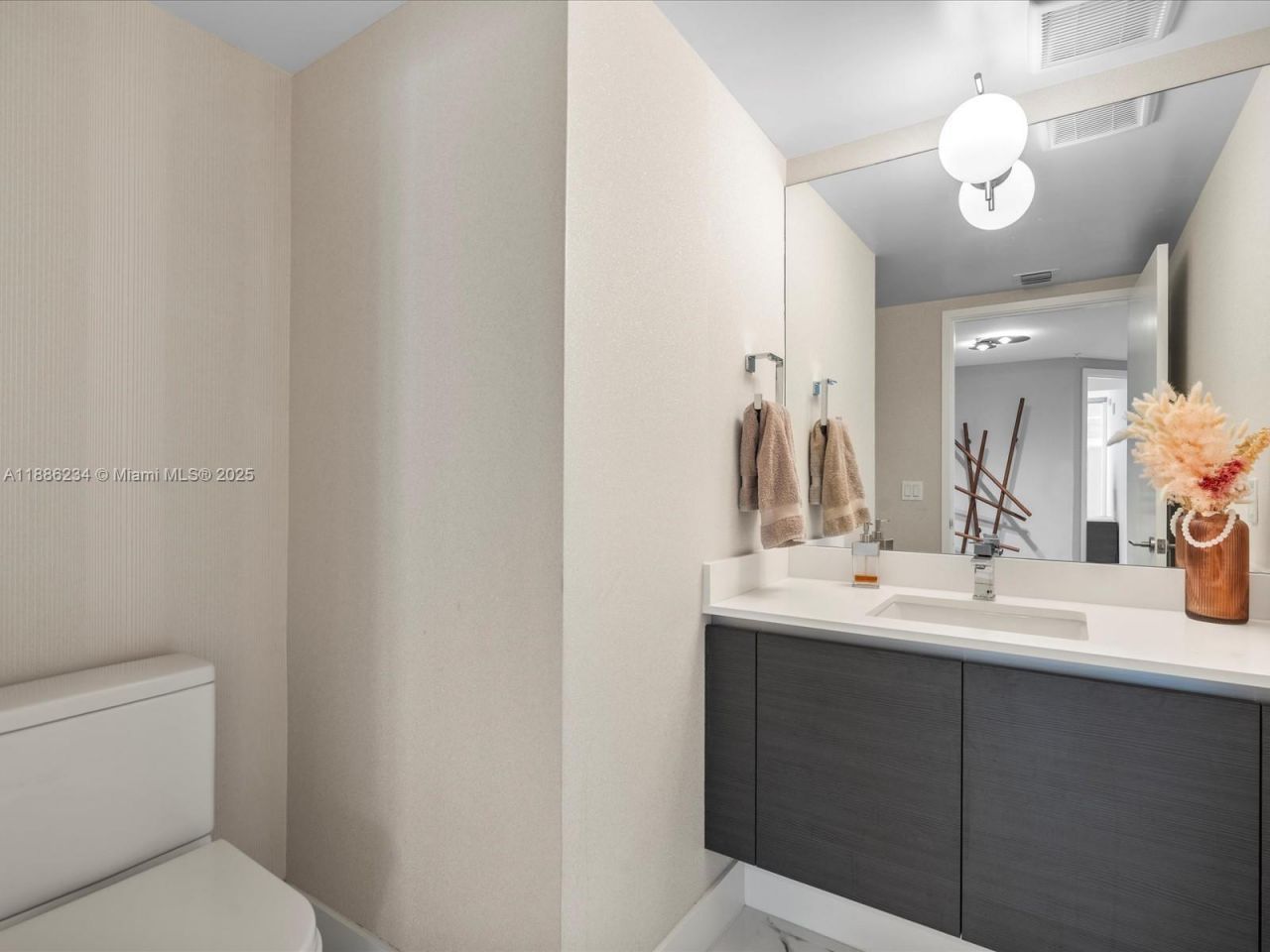 300 Sunny Isles Blvd, Unit 4-1601, Sunny Isles Beach, FL 33160 Photo