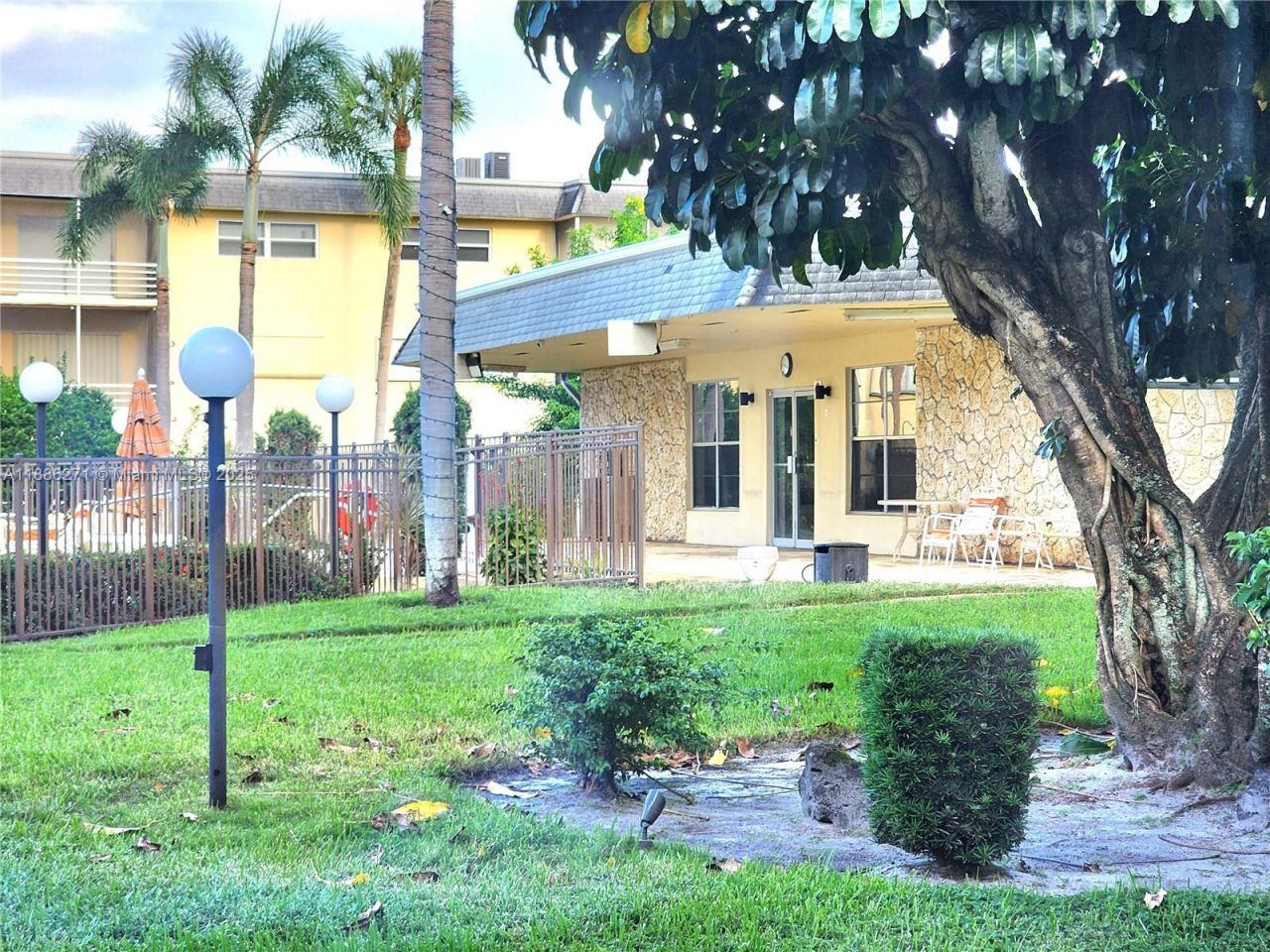 4431 NW 16th St, Unit H109, Lauderhill, FL 33313 Photo