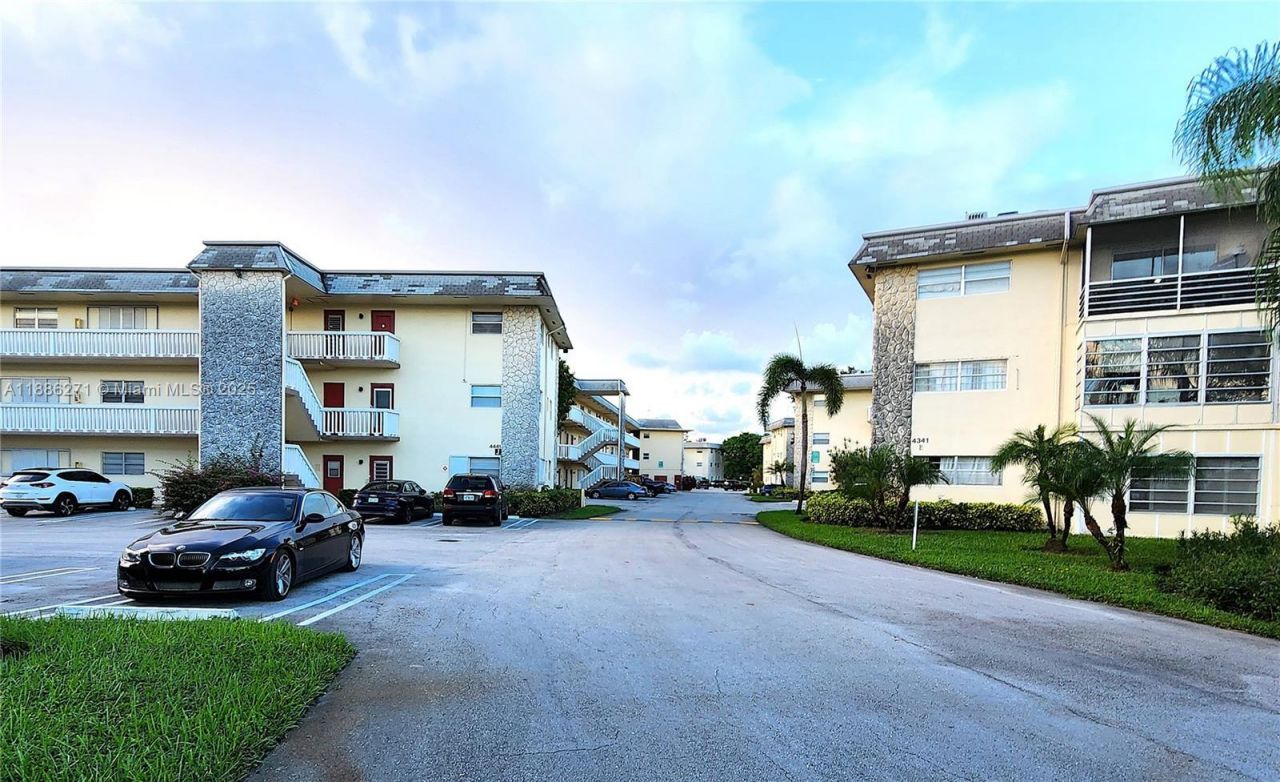 4431 NW 16th St, Unit H109, Lauderhill, FL 33313 Photo