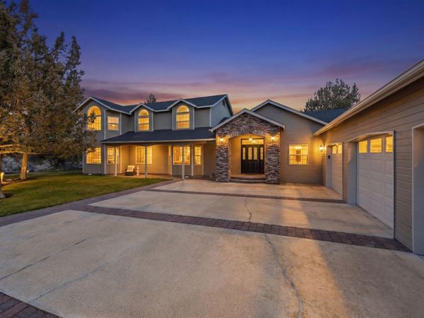 1500 NW 77th Street, Redmond, OR 97756