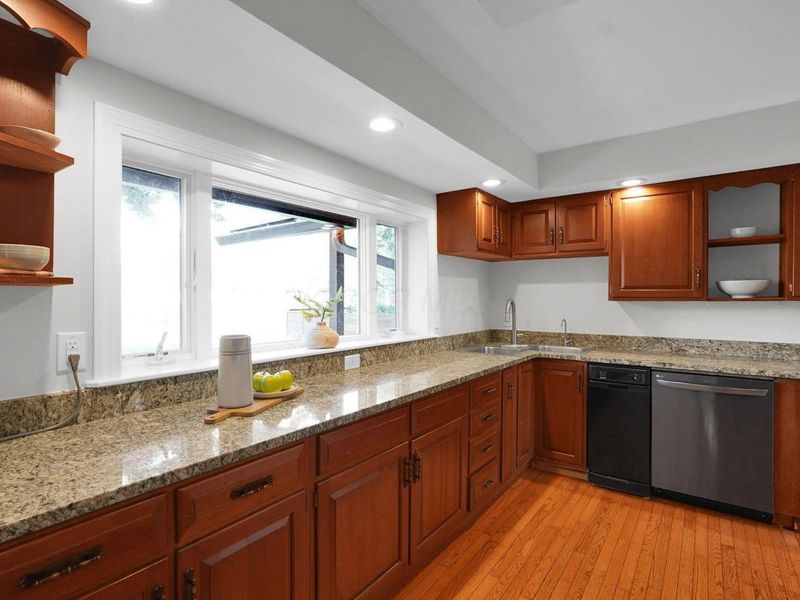 4025 Dublin Road, Columbus, OH 43221 Photo 29