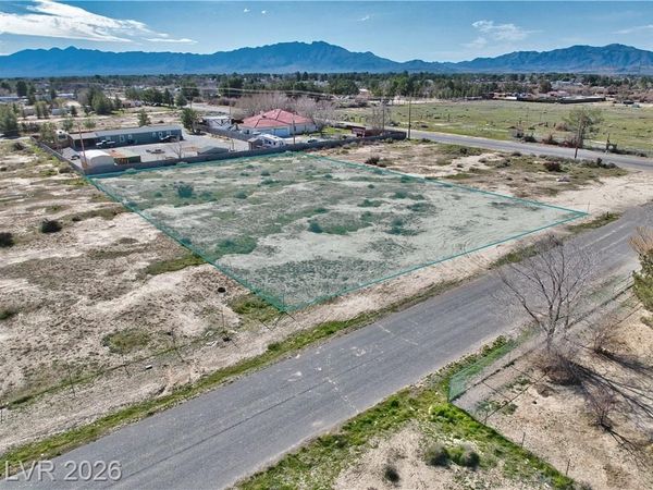 951 W Betty Avenue, Pahrump, NV 89060