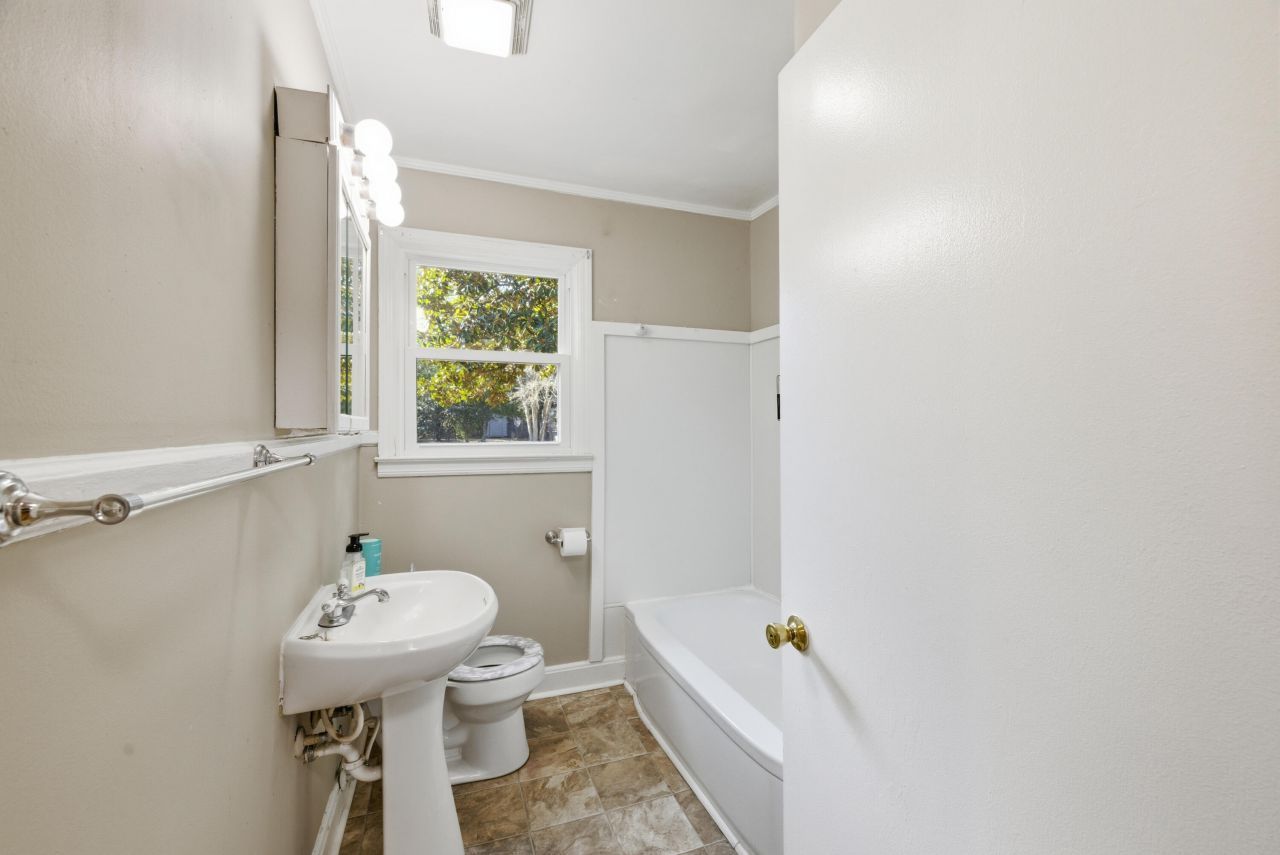 109 Bishop Street Photo 15