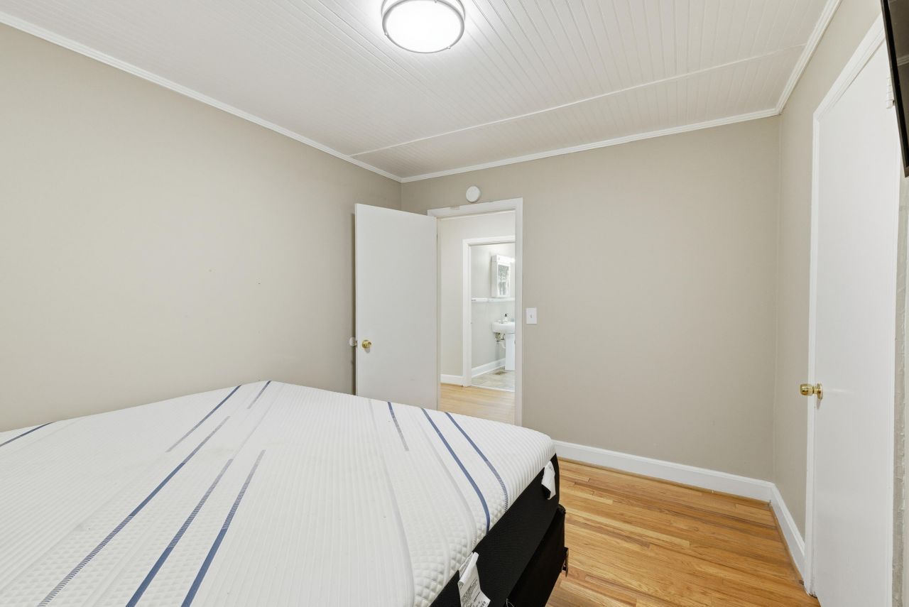 109 Bishop Street Photo 17