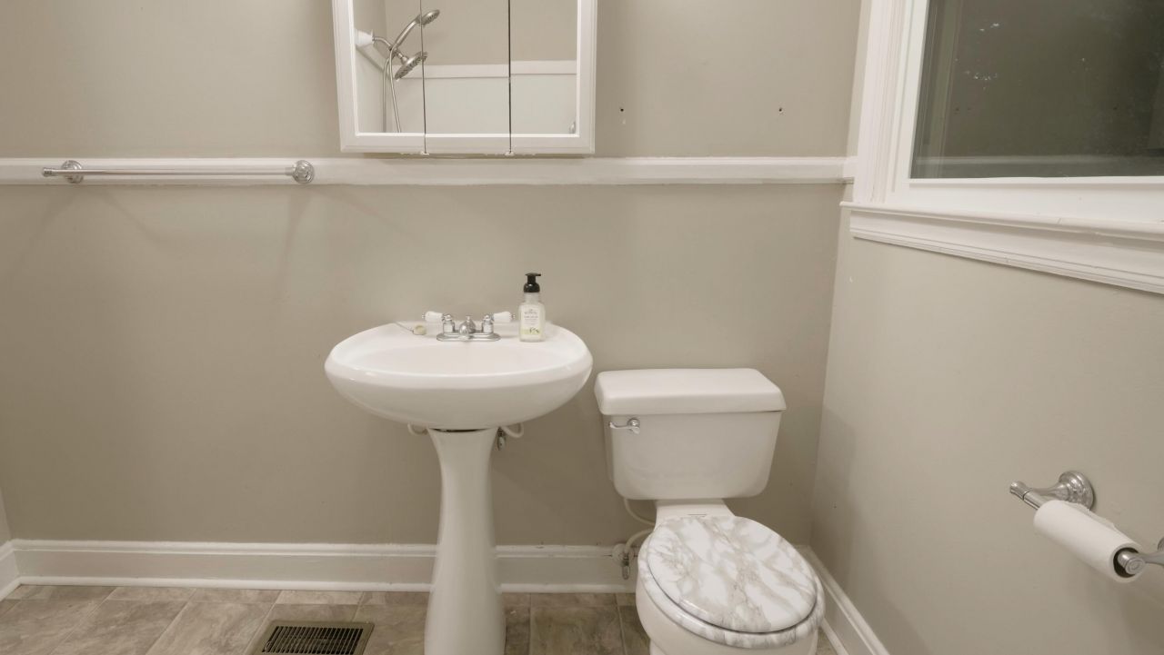 109 Bishop Street Photo 19