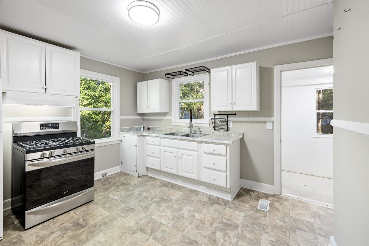 109 Bishop Street Photo 22