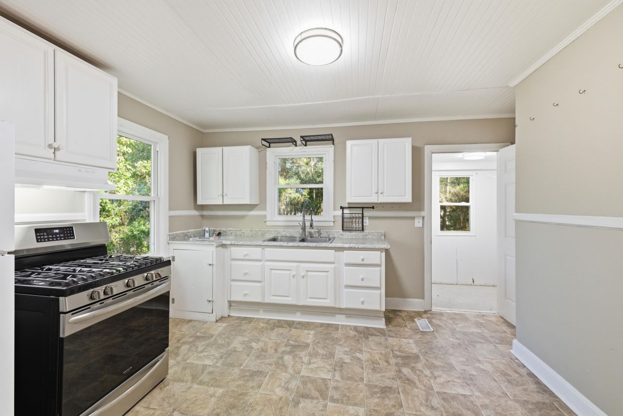 109 Bishop Street Photo 23