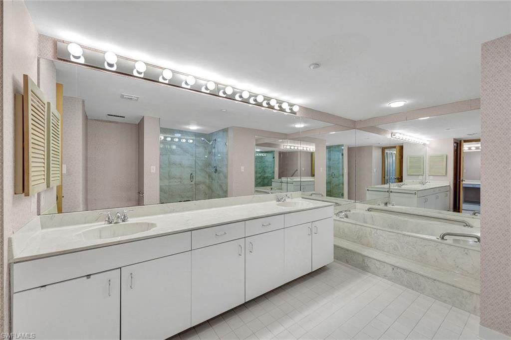 6101 Pelican Bay Blvd, Unit 201, Naples, FL 34108 Photo