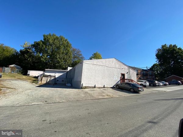 321 W POPLAR STREET, NORRISTOWN, PA 19401