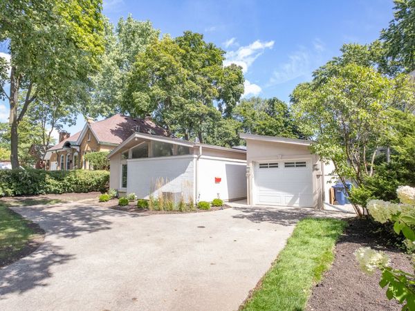 523 Green Bay Road, Highland Park, IL 60035