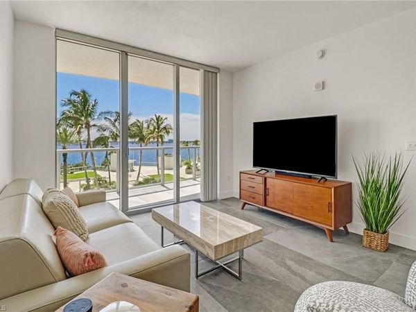 3000 Oasis Grand BLVD, Unit 606, FORT MYERS, FL 33916