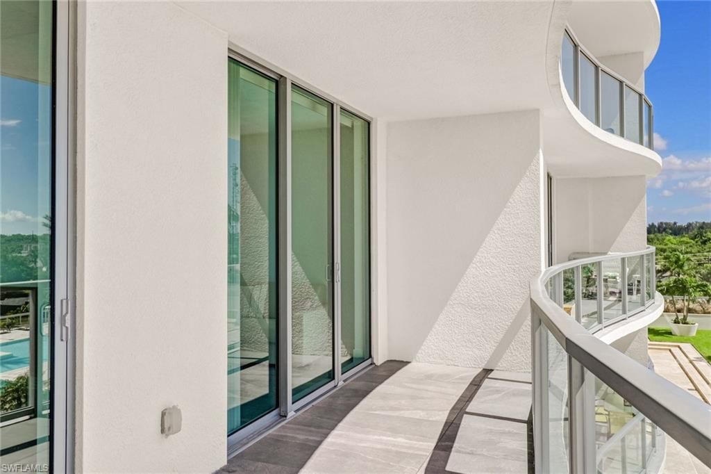 3000 Oasis Grand Blvd, Unit 606, Fort Myers, FL 33916 Photo