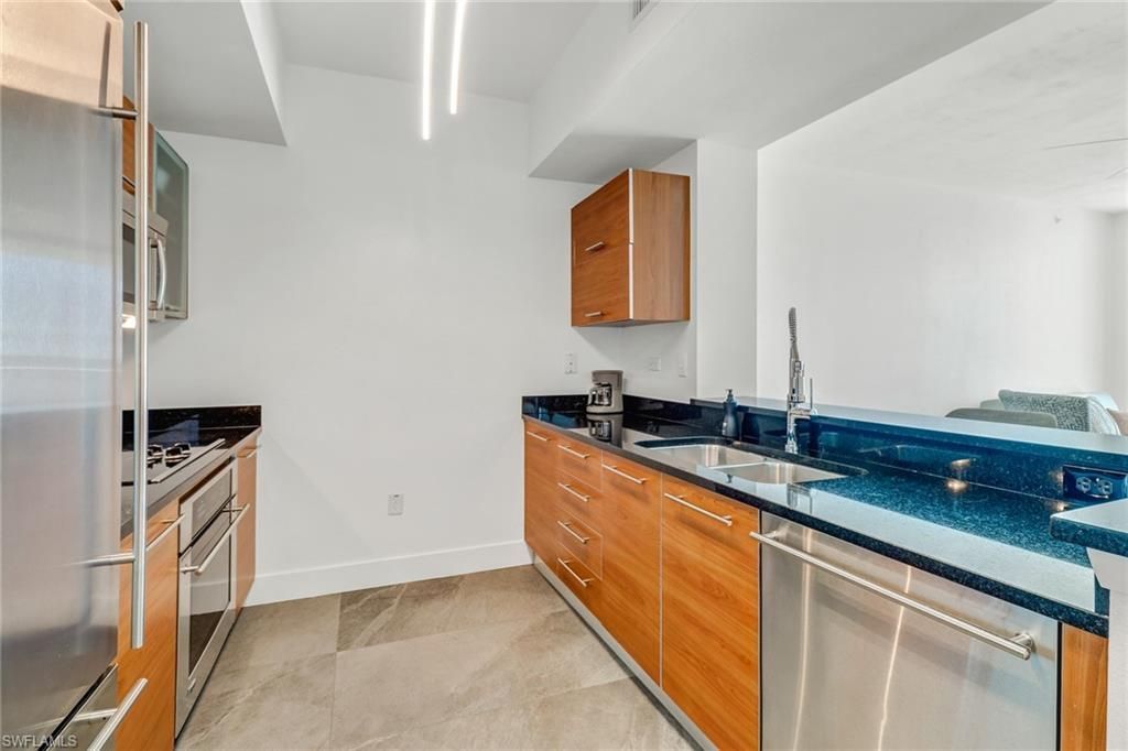 3000 Oasis Grand Blvd, Unit 606, Fort Myers, FL 33916 Photo