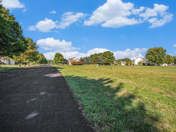 908 Maple Meadows Avenue, Vicksburg, MI 49097