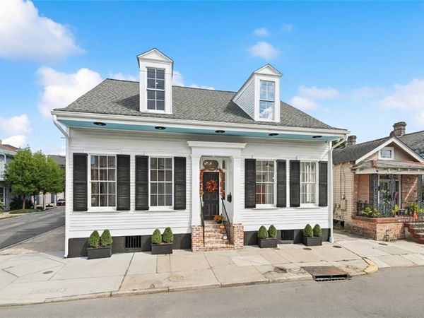 1903 DAUPHINE Street, New Orleans, LA 70116