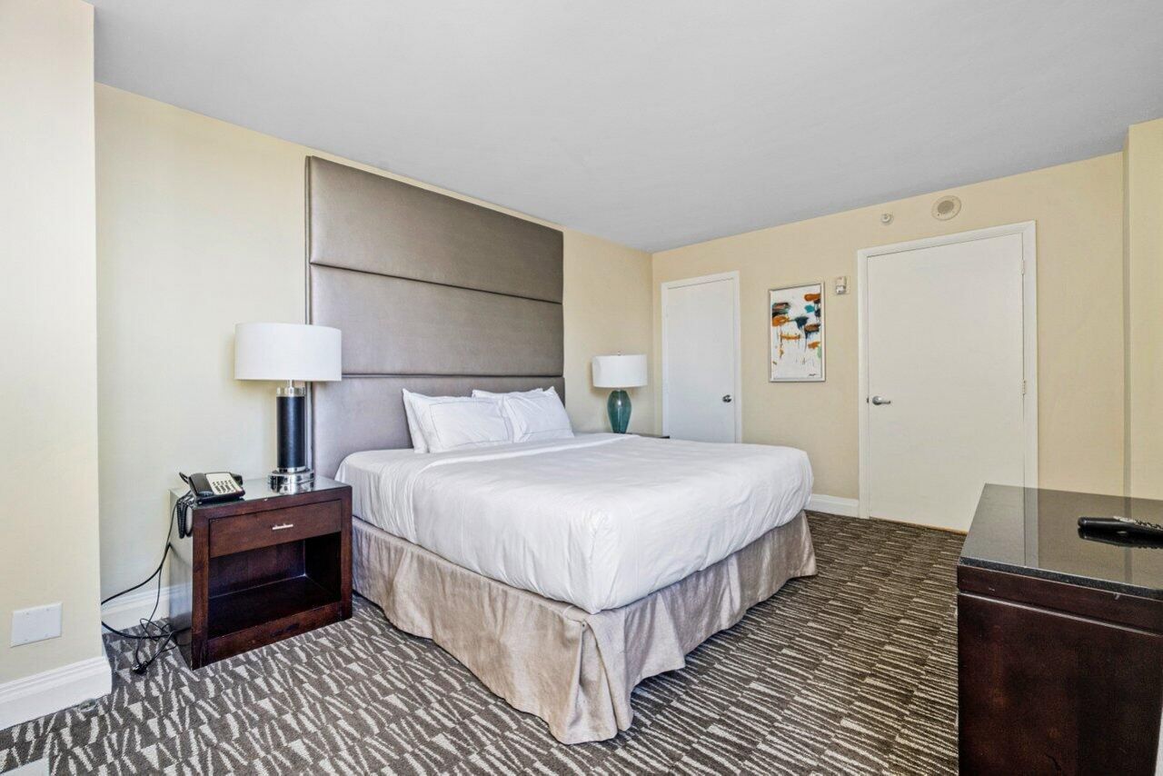 2670 E Sunrise Boulevard, Unit 1202, Fort Lauderdale, FL 33304 Photo