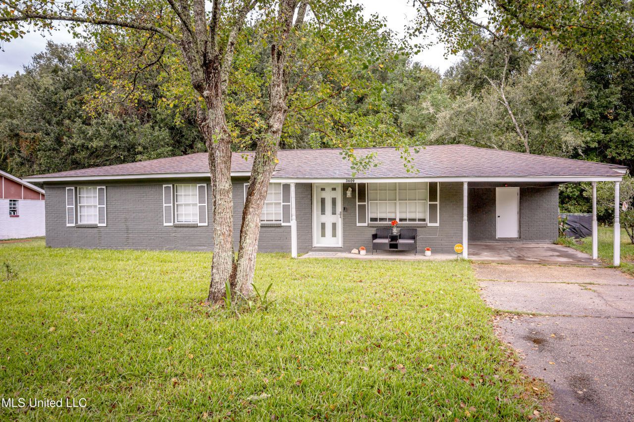 3609 Doris Circle, Moss Point, MS 39563 Main Photo