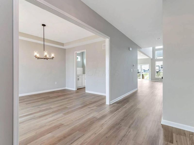 5447 Scotch Woods Drive, Grove City, OH 43123 Photo 2