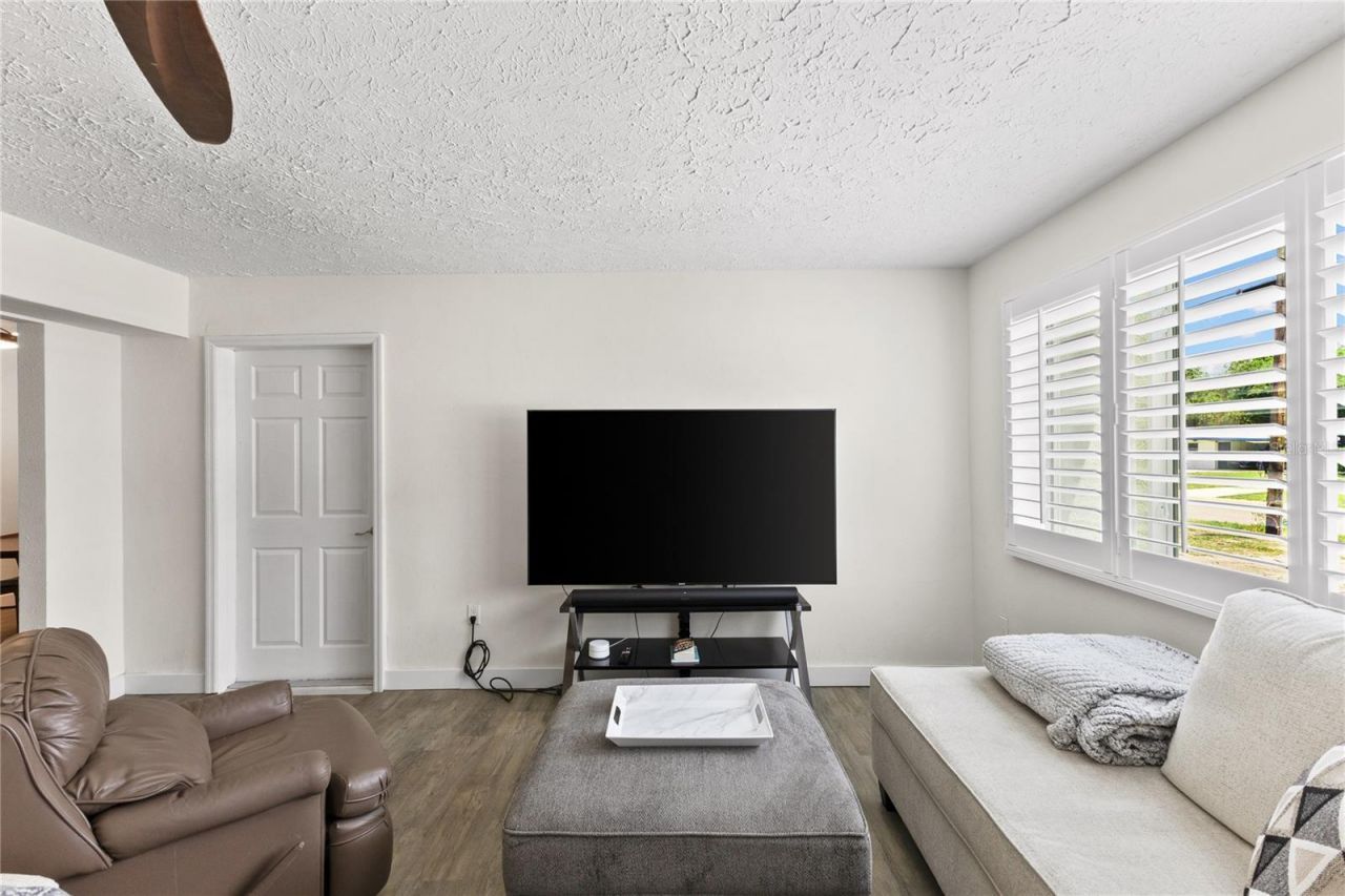 163 Sunway Avenue, Sarasota, FL 34237 Photo