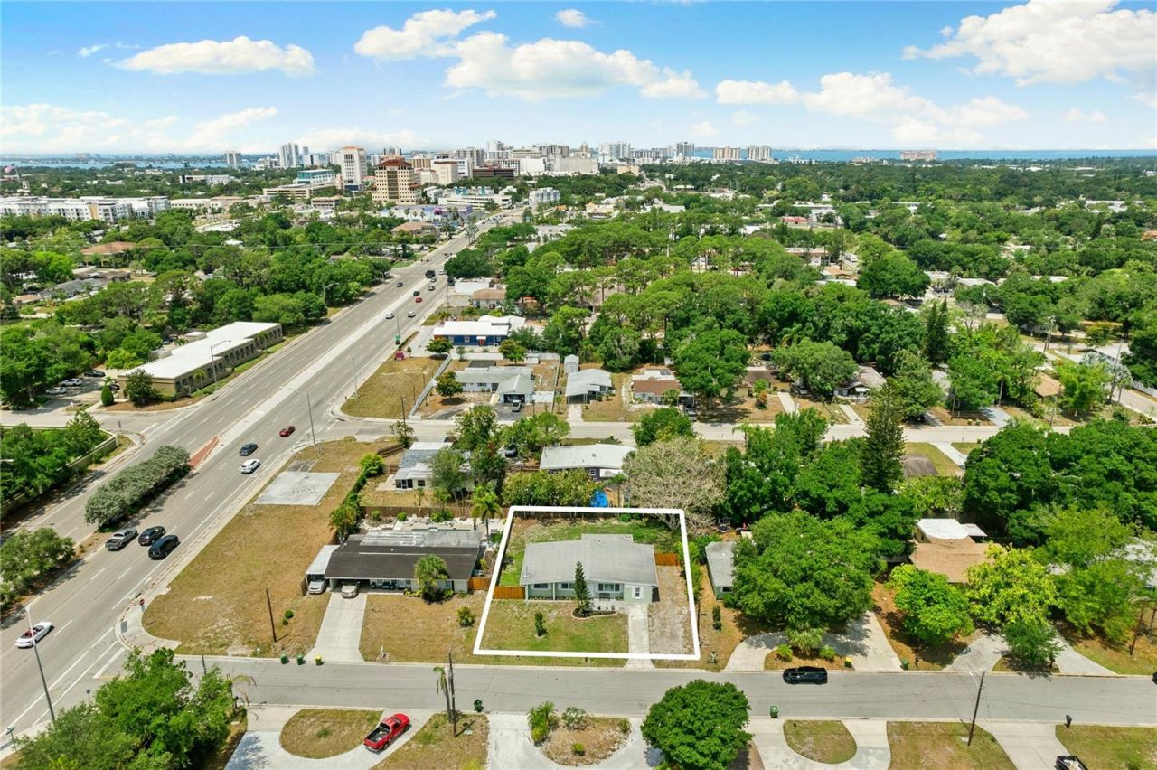 163 Sunway Avenue, Sarasota, FL 34237 Photo