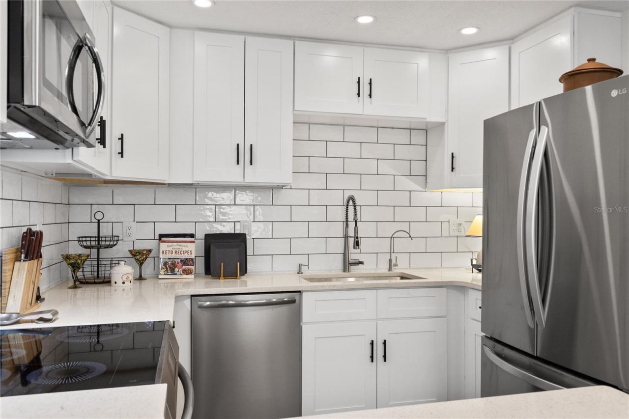 163 Sunway Avenue, Sarasota, FL 34237 Photo